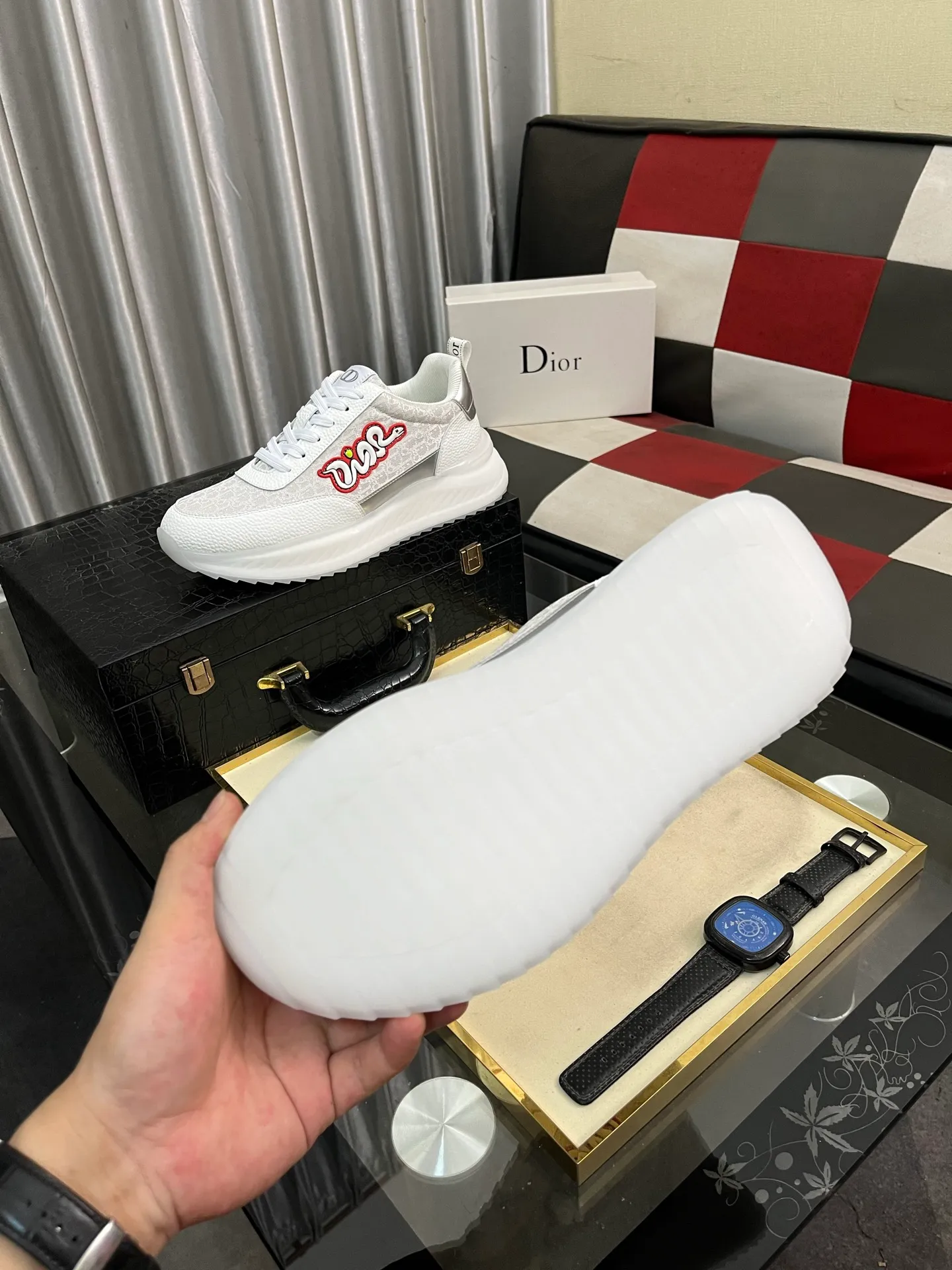 Men's Men's Shoes💰458⌚️⌚️Dior unique modern style sneakers. Counter purchasing 🏃casual leather shoes😍😍 original cowhide leather imported from Italy (refuses to discolor and grind feet) soles: original soles specially provided by the original factory, super cool😍 lace up and walk with wind👍 style design ⚠️ super comfortable and wear-resistant original soles. Just like shooting the real thing 🎬The real thing is better Code number: 38-445⃣️Colors available